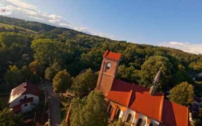 Przelot krajobrazowy nad Bramą Bolechowicką i okolicami